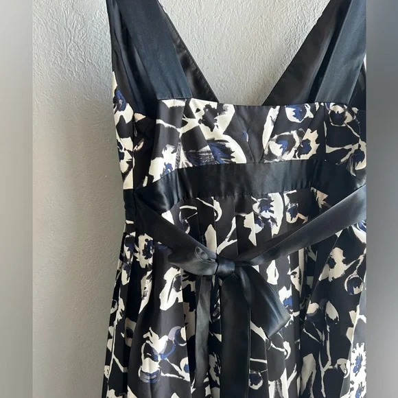 The Limited, black dress, v-neck, tank top, size 6 - Picture 8 of 11